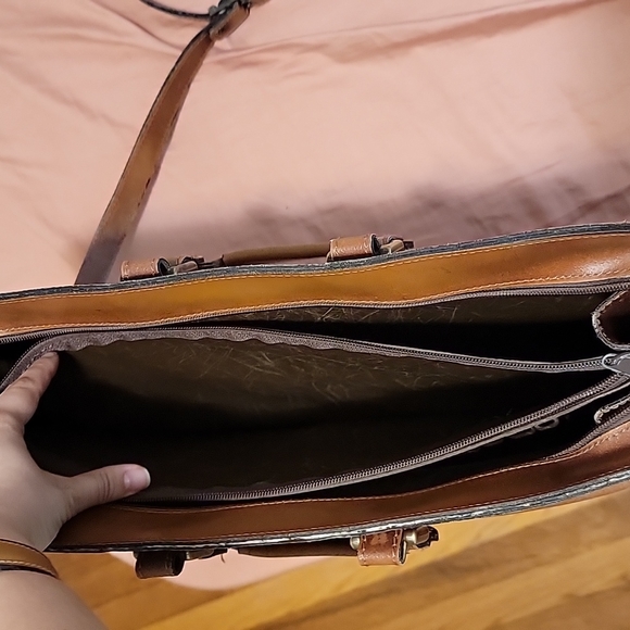 Brown Leather briefcase with shoulder strap - Picture 4 of 8